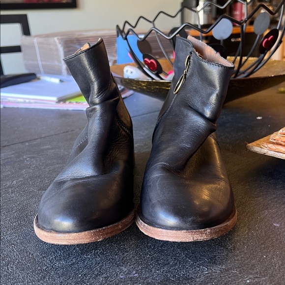 BEEK Quail Black leather boots size 8 - Picture 2 of 5